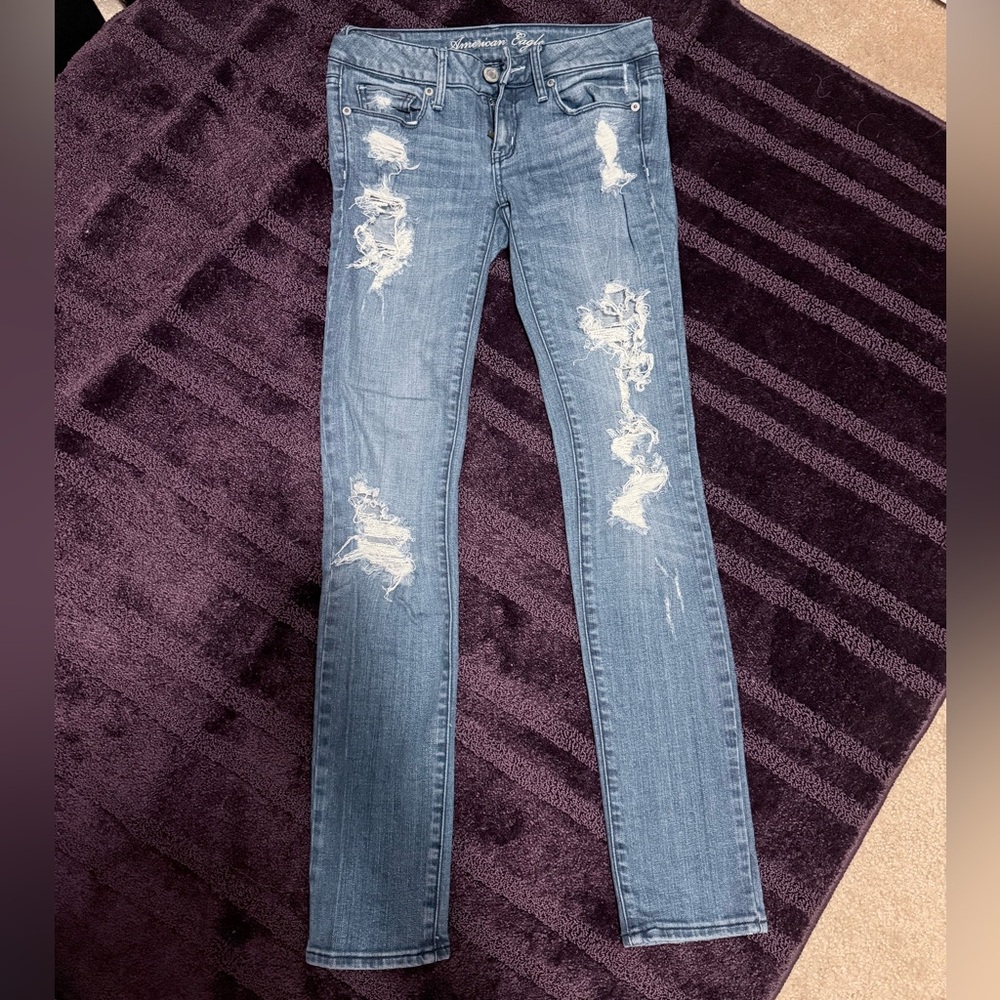 American Eagle Outfitters Light Blue Distressed Skinny Jeans
